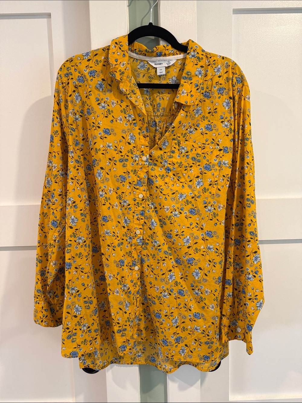 Women’s Old Navy Yellow Floral Button-Up Shirt